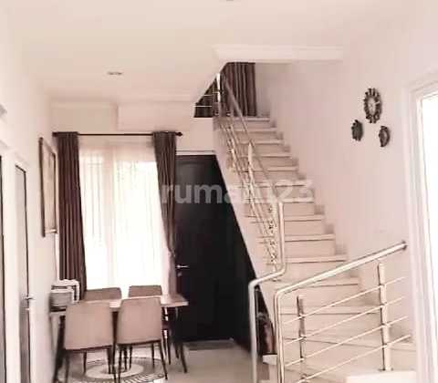 Dijual Rumah Bagus 2 Lantai Full Furnished di Graha Estetika 2