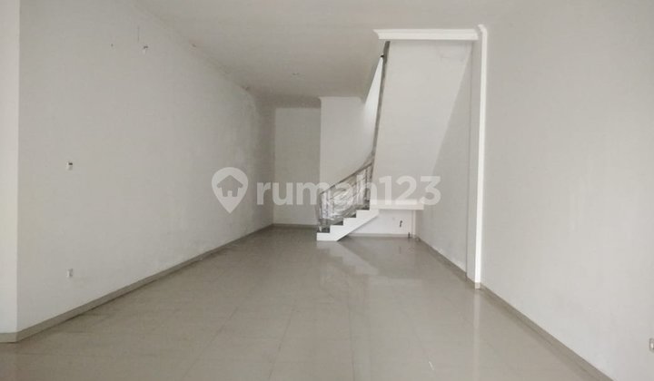 Disewakan Ruko Lokasi Strategis di M T Haryono