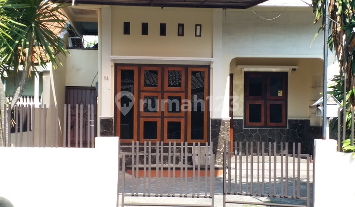 Ma'am. Land for Sale in Central Semarang Next to Udinus Campus, Bonus 30M2 Building with 2-Story Foundation. 2