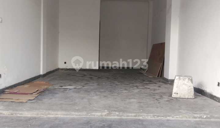 [For Rent] Strategic Shop on Jl. Raya Semat, Berawa - The Most Popular Commercial Area in Canggu! 2