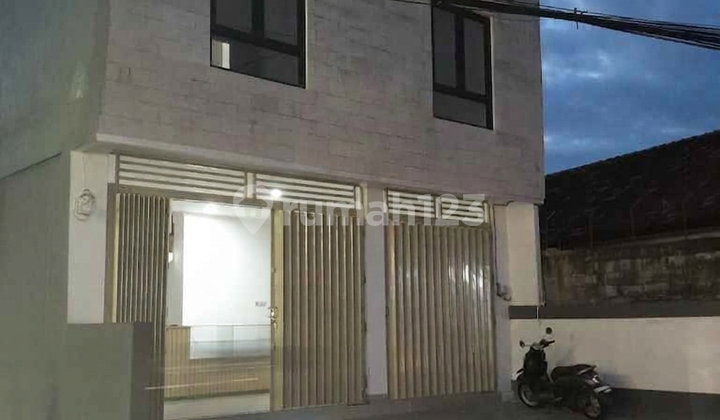 [Lease] Strategic 2-Story Shop/Office on Jl. Gunung Andakasa, Padangsambian - Suitable for Business & Office 2