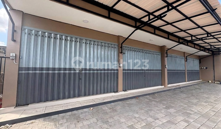 Rent 2 Strategic Shophouse Units 2 Floors on Jl By Pass Tanah Lot Bali 1