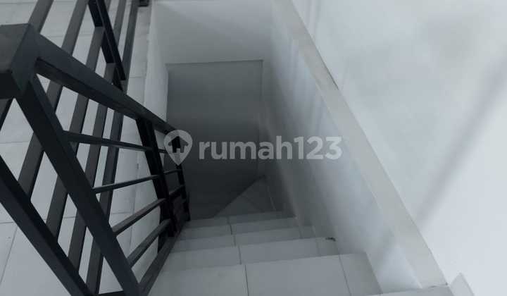 New 2-Story Shophouse for Rent on Gunung Salak, Padangsambian Starting from 70 Million 2