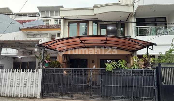 Sell House Gading Elok 2 Floors Facing East Front of House Park Strategic Location Sell House Gading Elok 2 Floors Facing East Front of House Park Strategic Location