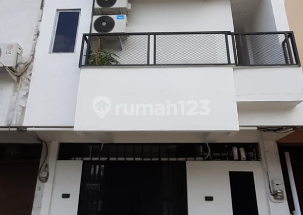 Dijual Cepat Ruko Kost di Seraya Sebelah Nagoya Hill Mall dan Thamrin City