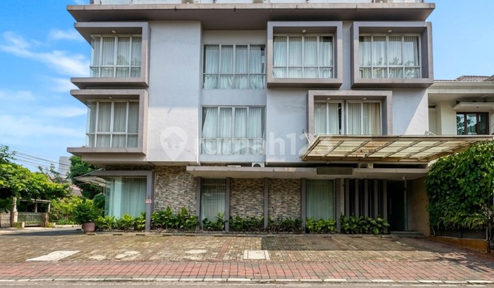 Price Reduced 40M > 37.5M Negotiable!! For Sale / Exclusive Boarding House with 19 Rooms, Bendungan Hilir - South Jakarta Furnished, Corner Unit, Commercial Area 2