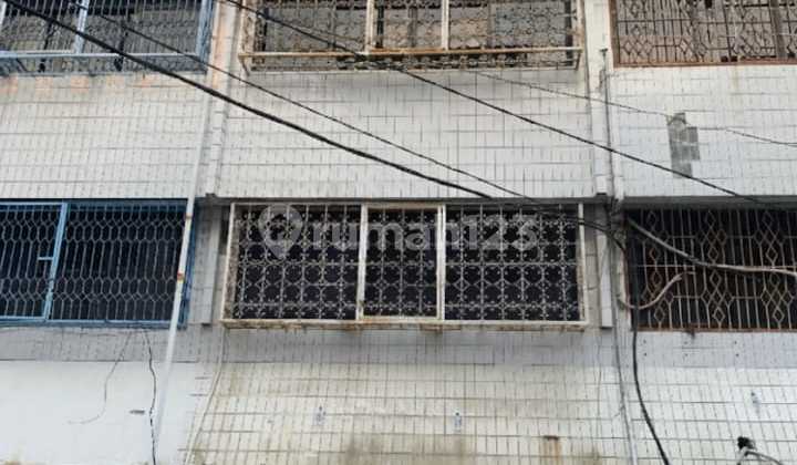 For Rent 3-Story Shop House In Teluk Gong Near Market