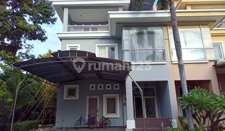 Disewakan Rumah Hoek Town House di Taman Resort Mediterania Pik