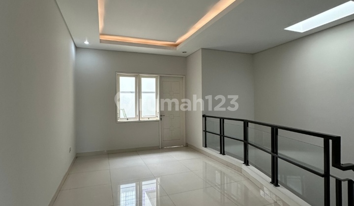 Disewakan Rumah Pluit Utara 3 Lantai Jakarta Utara 2