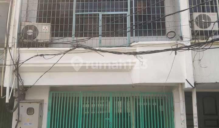 Disewa Murah Ruko 2.5 Lantai di Cosmos Kedoya Raya Disewa Murah Ruko 2.5 Lantai di Cosmos Kedoya Raya