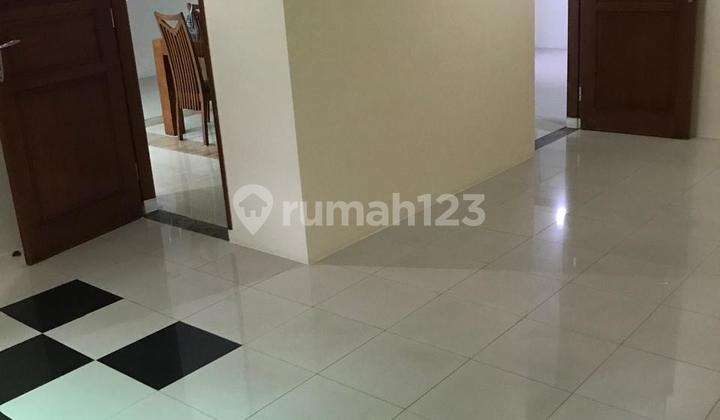 Disewa Rumah di Tanjung Duren Utara Jakarta Barat 2