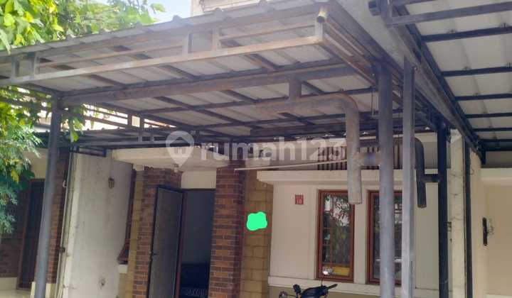 House Ready to Occupy, Tidy, Clean, and Comfortable, Close to Entertainment and Shopping Areas