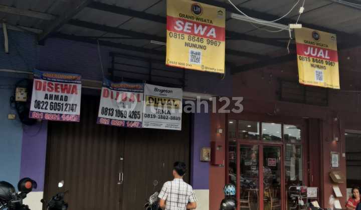 2-Story Shophouse That Can Be Used as a Business Place 2-Story Shophouse That Can Be Used as a Business Place
