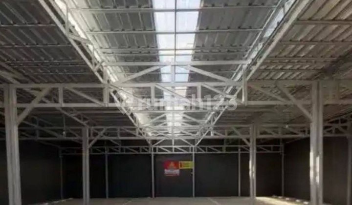 Gudang Komersial Strategis di Petemon Tengah Kota Surabaya