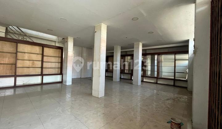 Strategic Shop House in Taman Griya, Suitable for Any Business 2