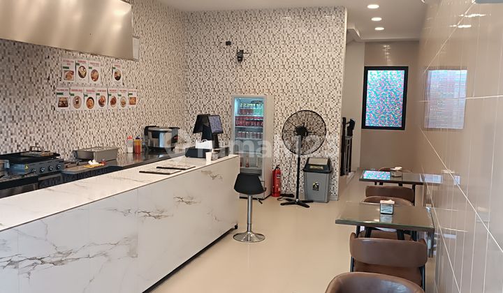 Shop House, 3 Floors, on Jl. Raya Puncak, Megamendung 2