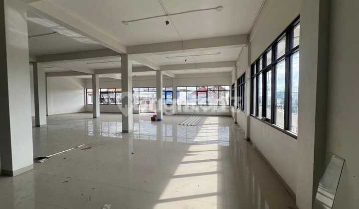 3-Storey Corner Shophouse Located at Gunung Agung and Buluh Indah 2