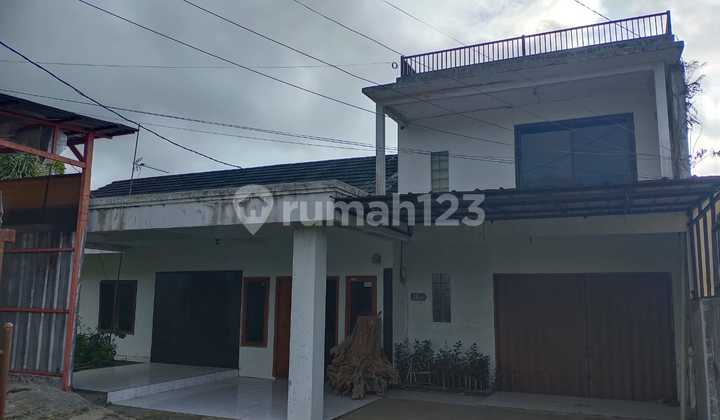 For Sale: Beautiful House Calculated by Land Area in Central Lembang Near Lembang Square For Sale: Beautiful House Calculated by Land Area in Central Lembang Near Lembang Square