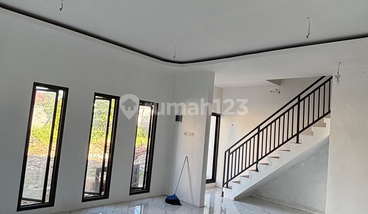 Rumah Bangunan Baru 2 Lantai Dekat Pintu Tol Wilayah Bebas Banjir Rumah Bangunan Baru 2 Lantai Dekat Pintu Tol Wilayah Bebas Banjir