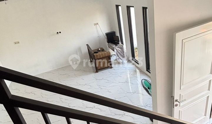 Rumah 2 Lantai Minimalis Modern Dekat Jakarta Selatan Bebas Banjir bisa untuk KPR dengan DP 0% Rumah 2 Lantai Minimalis Modern Dekat Jakarta Selatan Bebas Banjir bisa untuk KPR dengan DP 0%