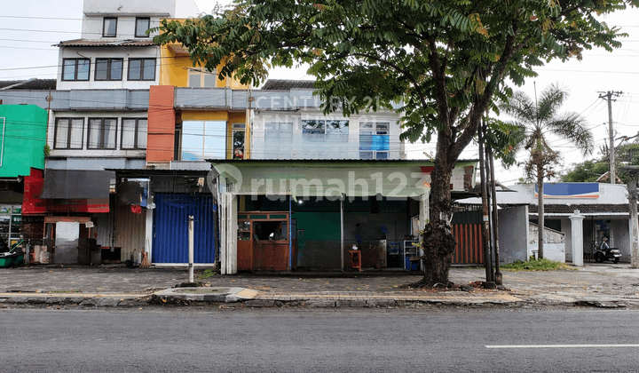 2-Story Shop House Ideal for Business South of UIN Jogja Campus 2-Story Shop House Ideal for Business South of UIN Jogja Campus