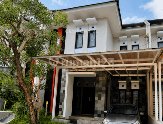 3-Bedroom House in a Residential Area in the City Near SMA 1 Yogyakarta