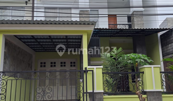 Luxurious 2-Story House on Pyrus Raya Main Street, Metland Tambun - A Step Away from the Mall! Luxurious 2-Story House on Pyrus Raya Main Street, Metland Tambun - A Step Away from the Mall!