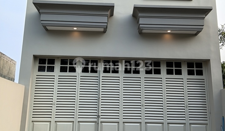 Luxury Shop House in Jagakarsa