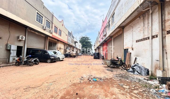 Large Warehouse in Tanjung Trisakti Complex Batam, 1.5 Floors Large Warehouse in Tanjung Trisakti Complex Batam, 1.5 Floors