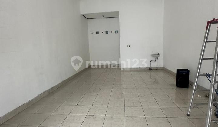Rental Shop House - Kerobokan, North Kuta, Flood-Free Semer Area, 1 Floor