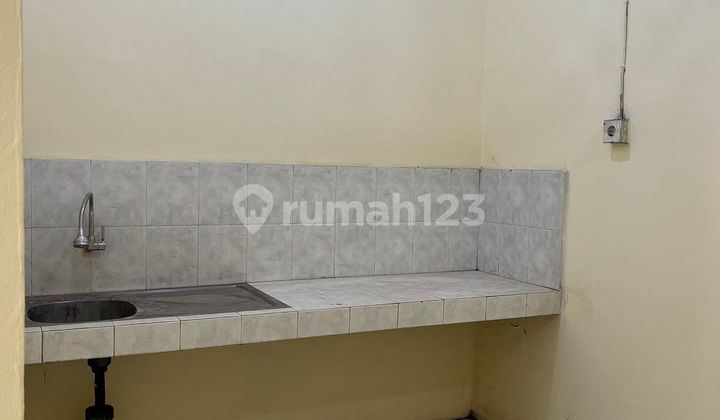 Store/Sho...house for Sale 3 Floors, Main Highway, Free Cargo, Ownership Certificate (SHM) 2