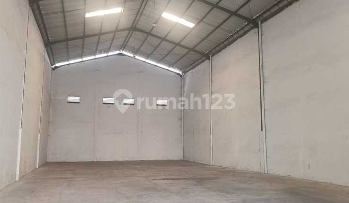 Ready-to-Use Warehouse for Sale in Tj Morawa Ready-to-Use Warehouse for Sale in Tj Morawa