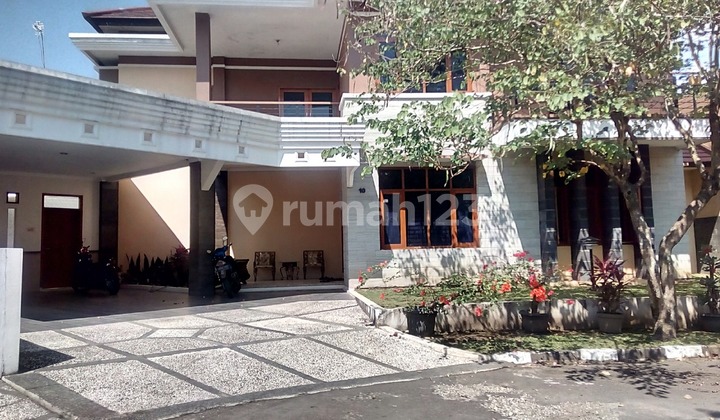 Rumah Nyaman 2Lantai di Cinunuk dengan Gazebo dan Kolam Ikan Rumah Nyaman 2Lantai di Cinunuk dengan Gazebo dan Kolam Ikan
