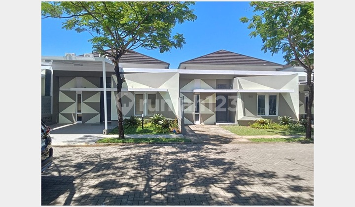 Rumah Insignia Oasis The Premiere 4 Kamar Tidur 3 Kamar Mandi SHM