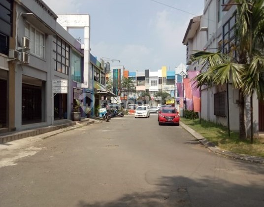 Corner Shop House, 3.5 Floors, Quick Sale. Cibubur City Shopping Area. 2