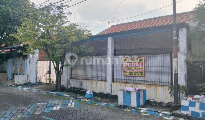 "House for Sale Near Juanda Airport (7 Minutes to Airport), Flood-Free Area, Suitable for Living or Investment"