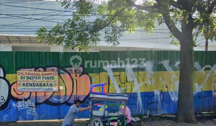 Land with Building Bonus on Main Road Suci Land with Building Bonus on Main Road Suci