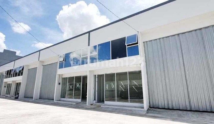 Strategic Warehouse Tanjung Pura Kalideres West Jakarta - Land Area 223m² Accessible by 40Ft Container, Suitable for Logistics & Warehouse