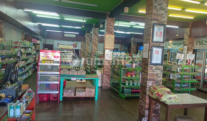 Strategic and Rare Location in Tohpati, Kertalangu, East Denpasar. Ready to Use. Ideal Home / Office with a Shop, Empty Land at the Back. 2