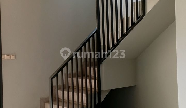 Rumah 2 Lantai di Ciater 7 Menit ke Toll BSD