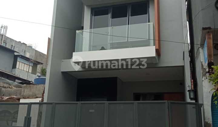 Rumah SHM Super Strategis di Area Bisnis Pasar Minggu Jakarta Selatan Rumah SHM Super Strategis di Area Bisnis Pasar Minggu Jakarta Selatan