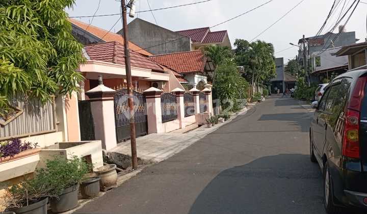Rumah Kost 8 Kamar di Kampung Sumur Jakarta Timur Dekat Kampus Swasta & Jgc Rumah Kost 8 Kamar di Kampung Sumur Jakarta Timur Dekat Kampus Swasta & Jgc