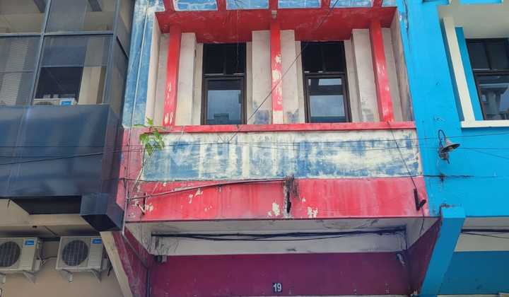 Shop House on Bung Tomo Street, Benowo