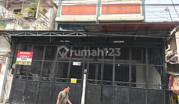 Shop-House, 4 Floors, Freehold Title, in Tamansari Jakarta, Super Strategic Location 1