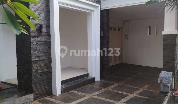 House for Rent 2 Floors, Cempaka Putih, Central Jakarta House for Rent 2 Floors, Cempaka Putih, Central Jakarta