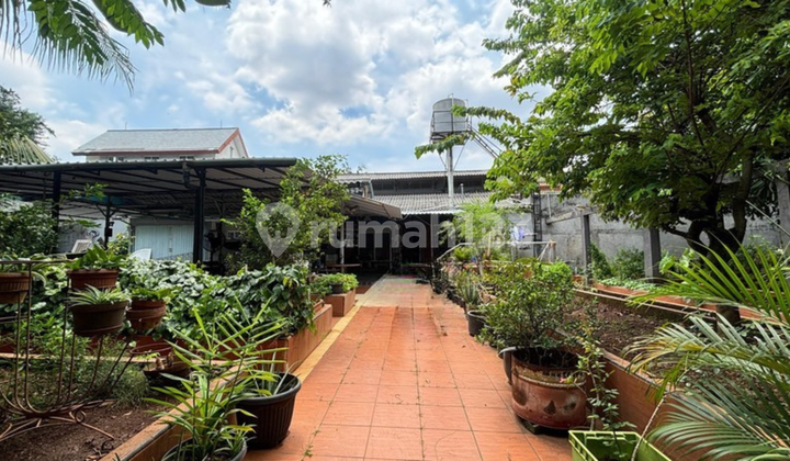 Rumah Pondok Indah di Lahan 1570 M2, Dekat Mal Pim 3, dan Dijual 35% Dibawah NJOP Rumah Pondok Indah di Lahan 1570 M2, Dekat Mal Pim 3, dan Dijual 35% Dibawah NJOP
