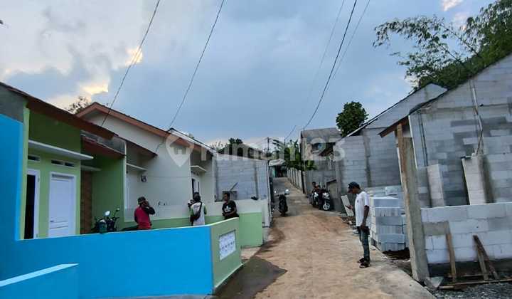 Rumah Baru Akses Mobil Nyaman dan Strategis Rumah Baru Akses Mobil Nyaman dan Strategis