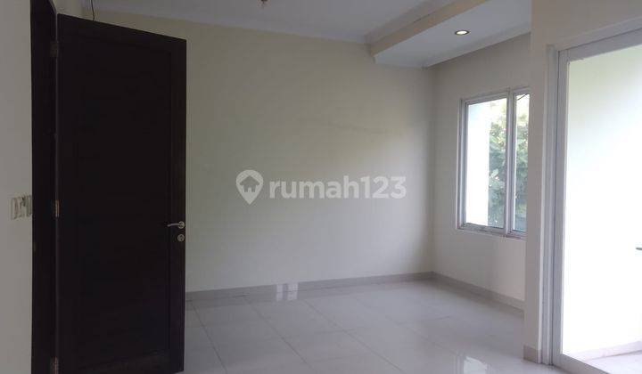 Rumah Harga Murah Posisi Hoek, 2 Lantai di Puspita Loka Bsd City 2