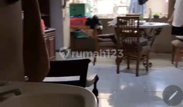 Dijual Rumah di area komersil Meruya JakBar  Hadap jalan raya, 2