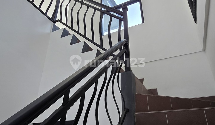 Dijual Rumah Siap Huni Berlokasi di Villa Melati Mas 2